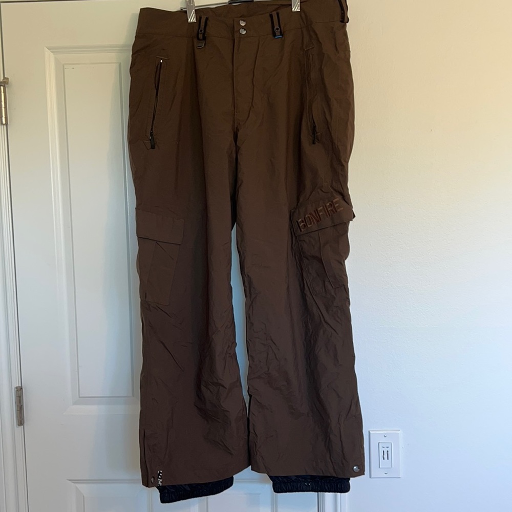 Men’s snowboarding pants